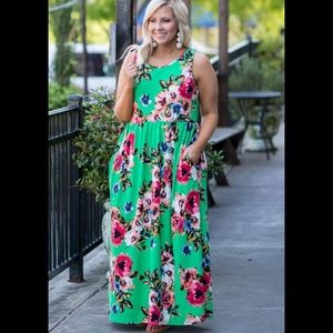 Catching Feels Maxi Dress Kelly Green